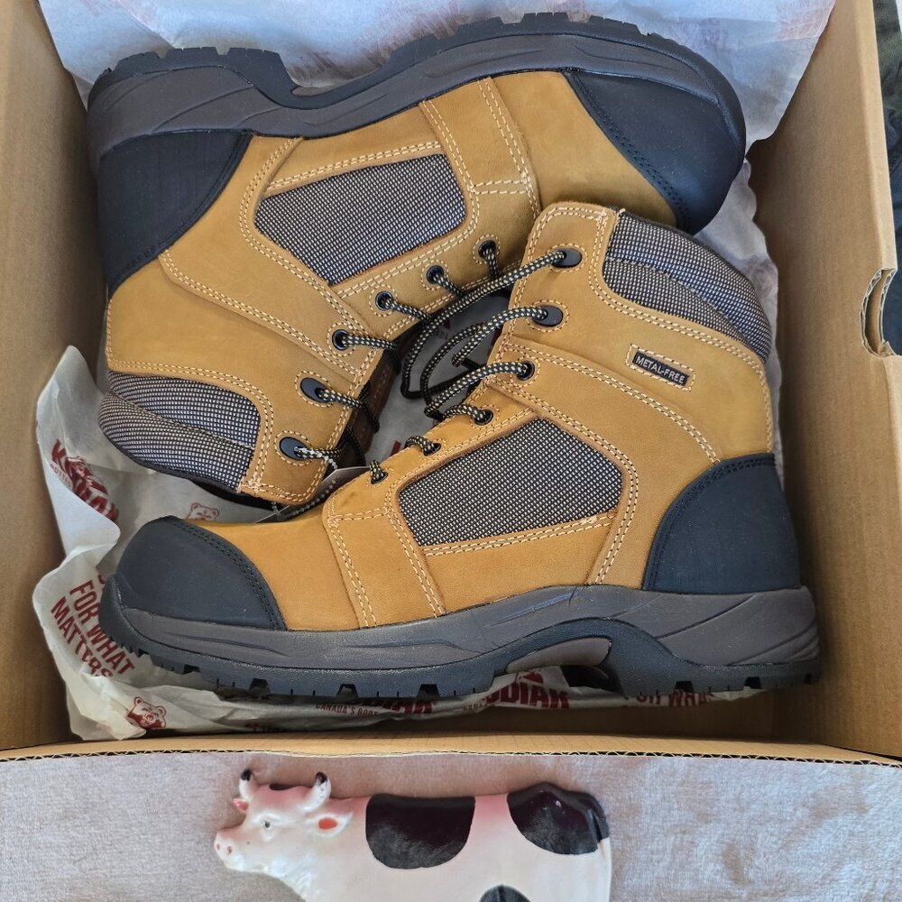 Kodiak Trakker Thinsulatete Waterproof Safety Boot Size 10.5 New in the box